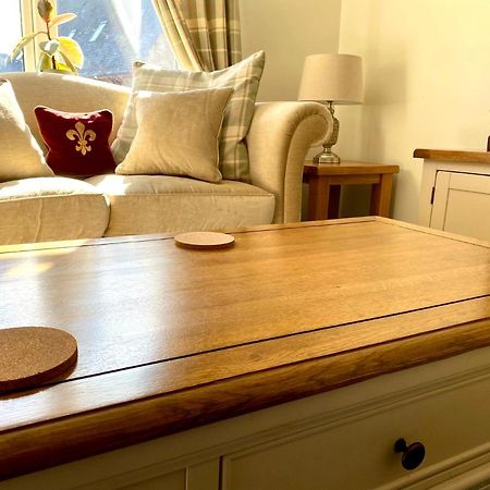 Beautiful 2 Bedroom, 2 Bathroom Flat With Parking. Pitlochry Εξωτερικό φωτογραφία