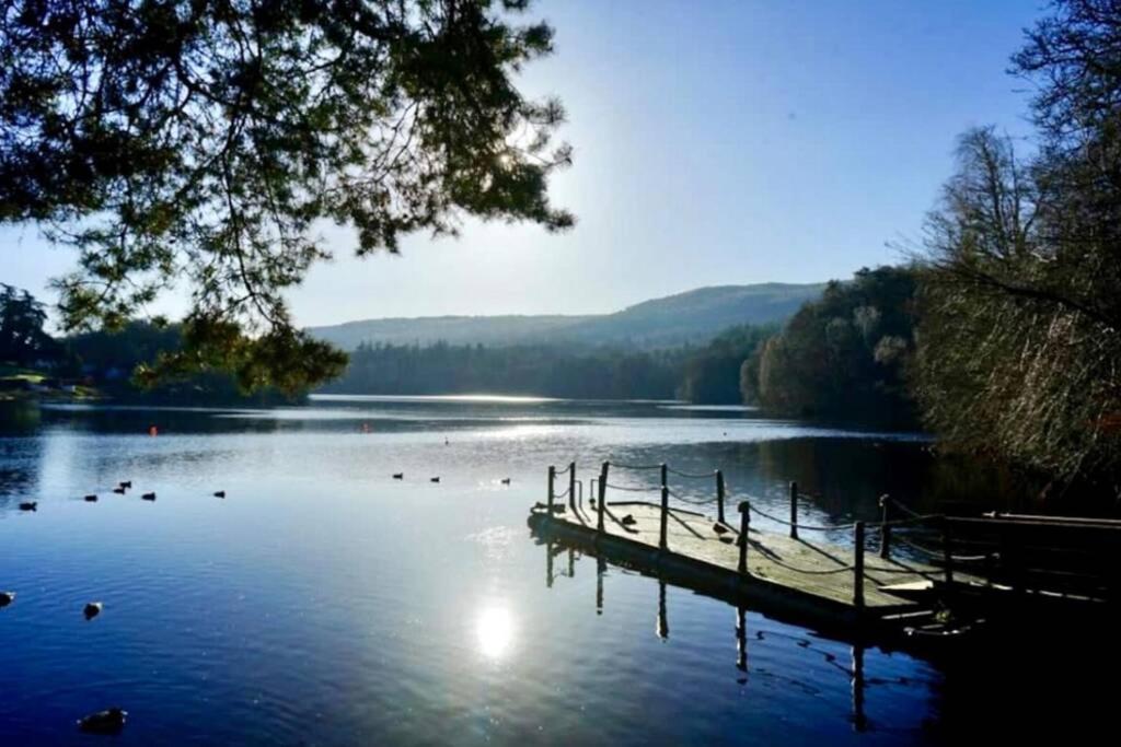 Beautiful 2 Bedroom, 2 Bathroom Flat With Parking. Pitlochry Εξωτερικό φωτογραφία