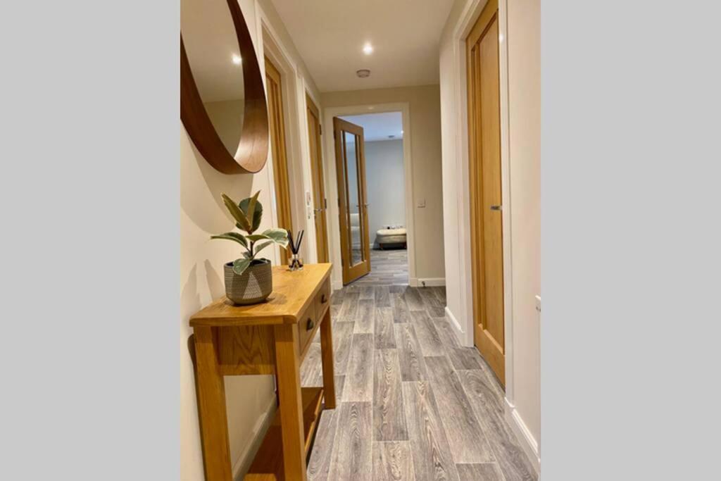 Beautiful 2 Bedroom, 2 Bathroom Flat With Parking. Pitlochry Εξωτερικό φωτογραφία