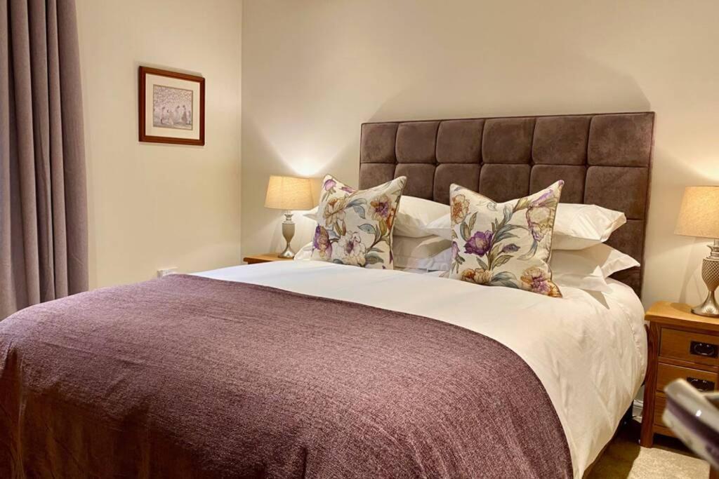 Beautiful 2 Bedroom, 2 Bathroom Flat With Parking. Pitlochry Εξωτερικό φωτογραφία