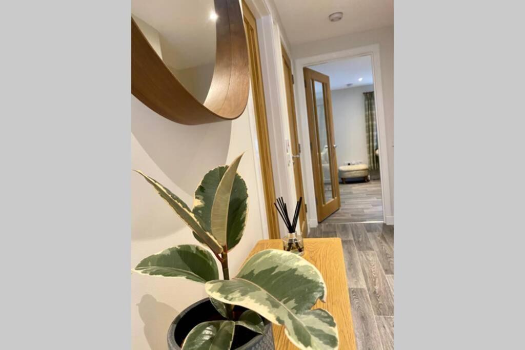 Beautiful 2 Bedroom, 2 Bathroom Flat With Parking. Pitlochry Εξωτερικό φωτογραφία